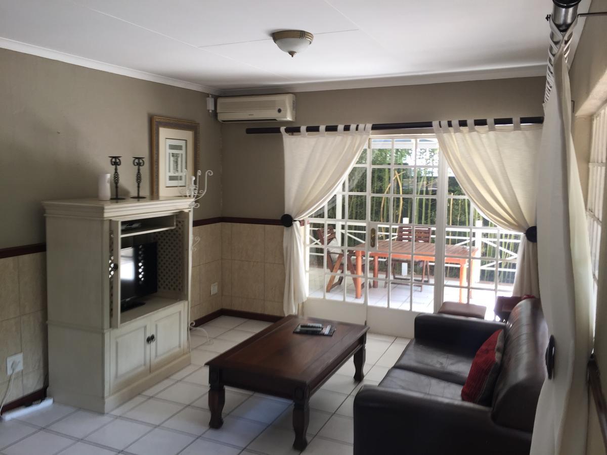 Summerview Guest Lodge Йоханесбург Екстериор снимка