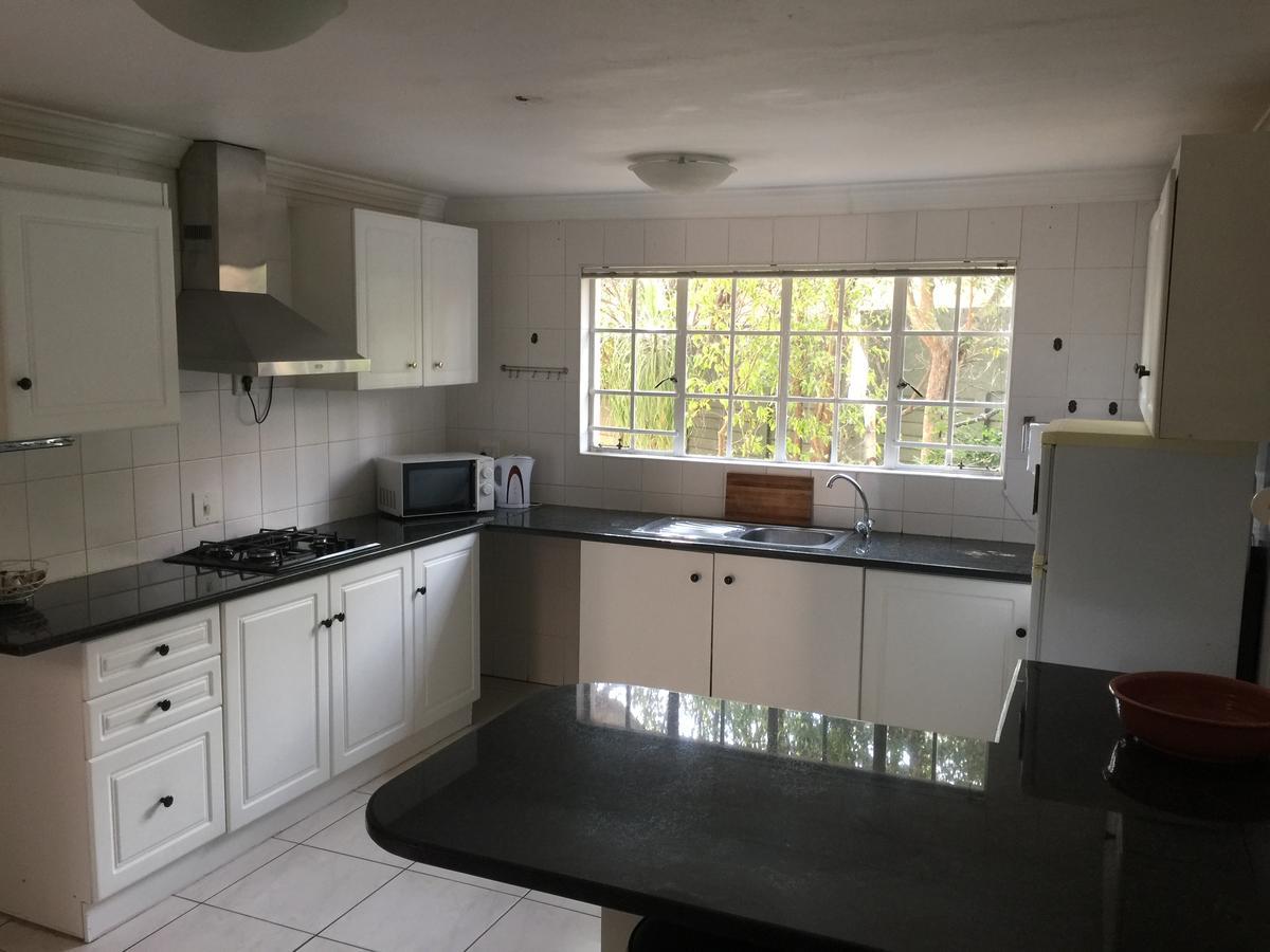 Summerview Guest Lodge Йоханесбург Екстериор снимка