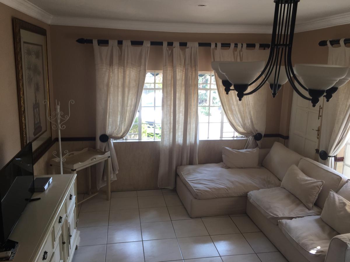 Summerview Guest Lodge Йоханесбург Екстериор снимка
