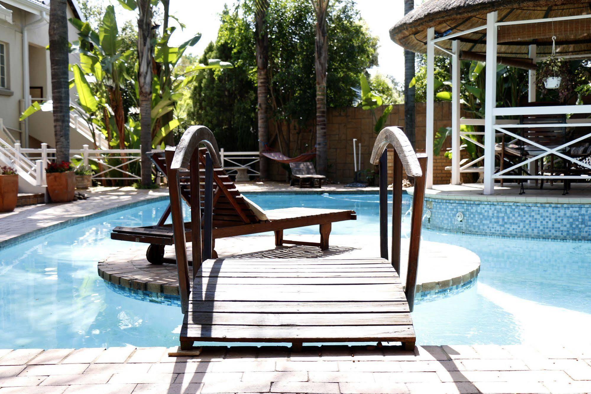 Summerview Guest Lodge Йоханесбург Екстериор снимка